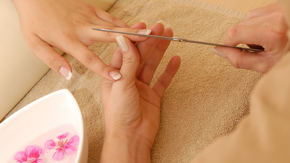 Rushing. Today, unfortunately, this is the right word to characterise our way of life. It is necessary to break away from the usual environment in order to be able to relax in peaceful surroundings and to be pampered by precise and competent hands.